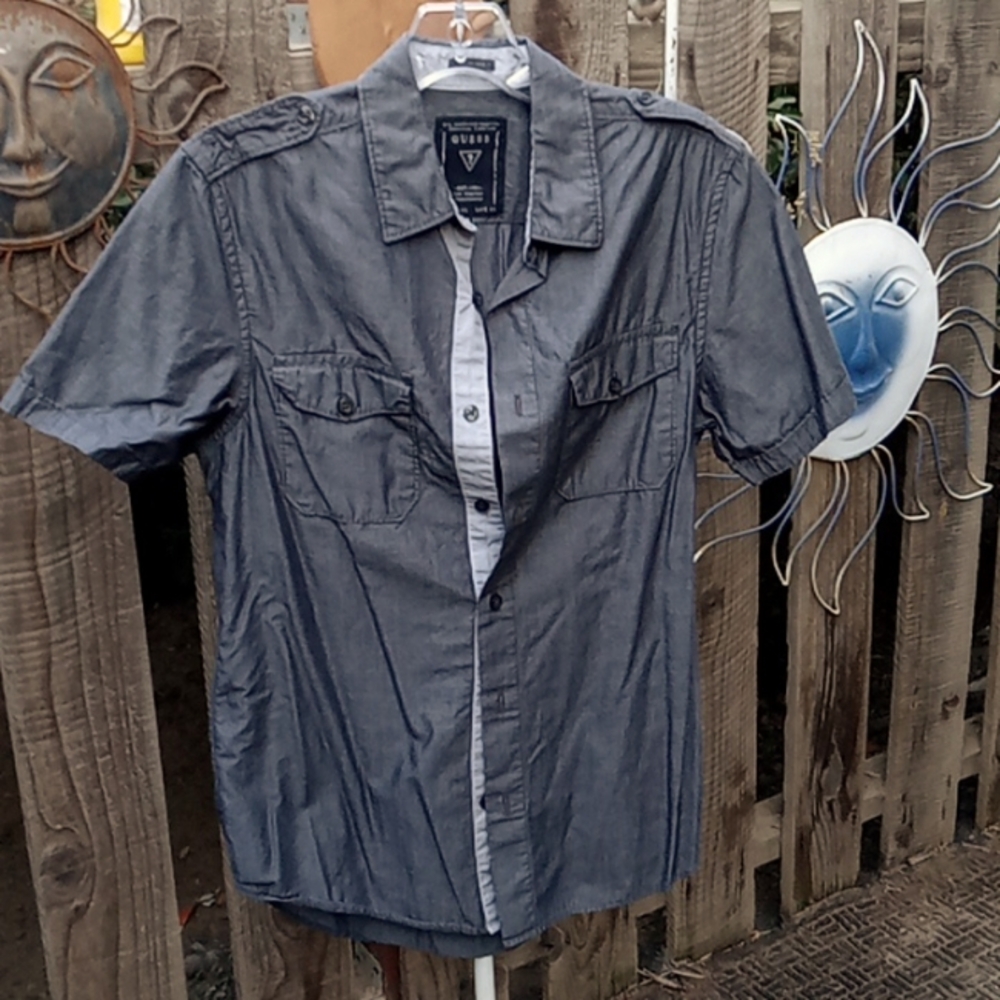 Men's button down shirt. Guess XS Slim fit.